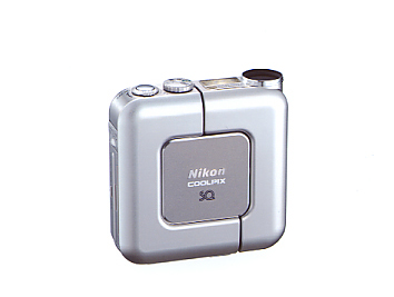 News：ニコン、スクエアボディに回転レンズの「COOLPIX SQ」発表