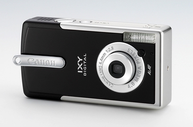 PCUPdate：キヤノン、“こだわり”の超小型メタルボディ「IXY DIGITAL L」