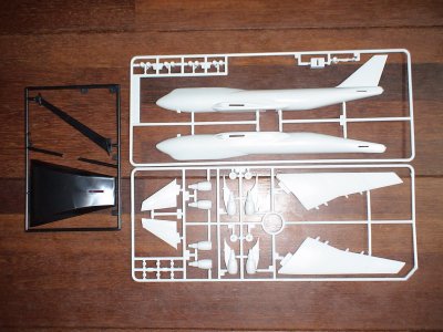 TOMY トミー】 1/300 JALドリームエクスプレス「フレンズ号」 | トイ