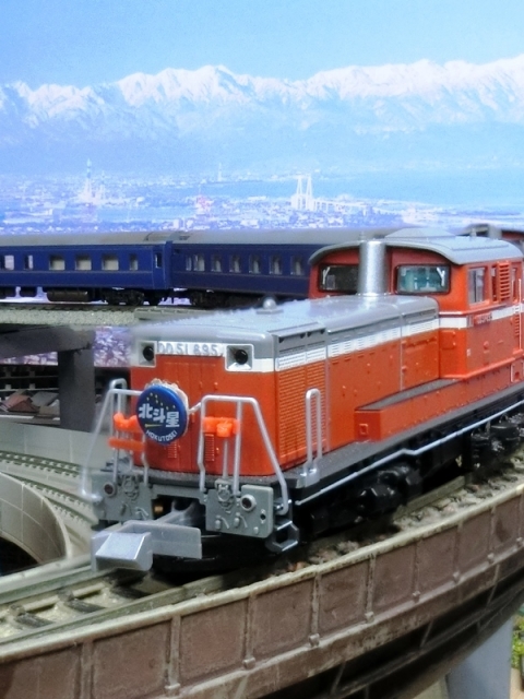 北斗星｣の機関車は､当初オレンジ色だった！DD51重連とTOMIXJR 24系25形