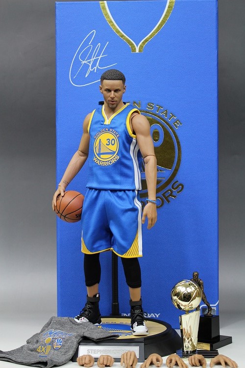 入荷後即完売だったエンターベイ1/6リアルマスターピース「NBA