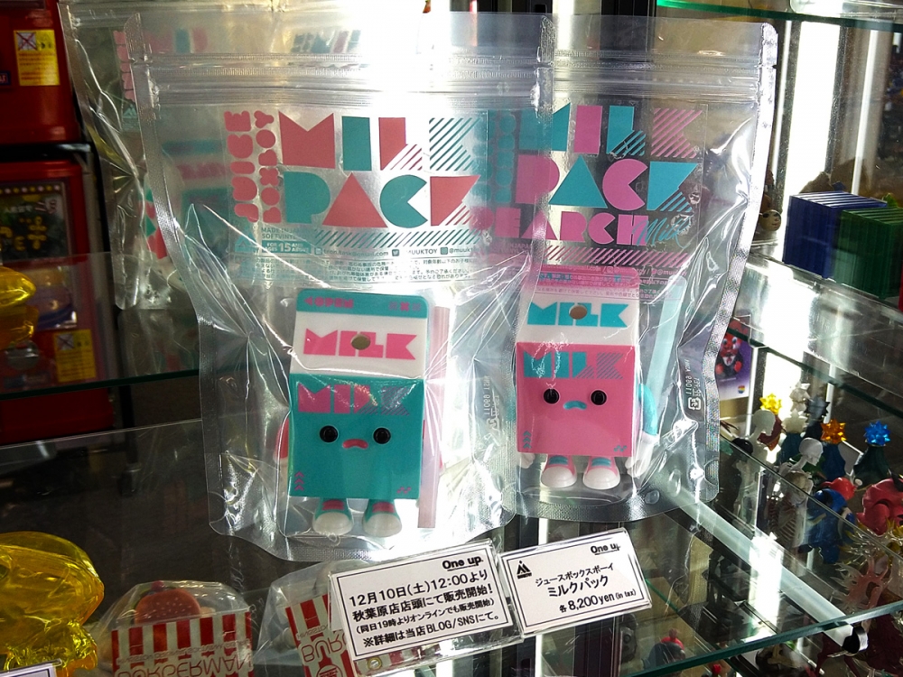 MUUKTOYさんより、人気のジュースボックスボーイミルクパック2種が到着
