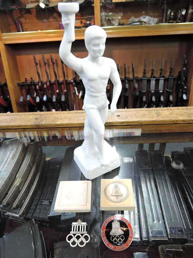 1936年のベルリンオリンピック関連アクセサリー | Chicago Blog