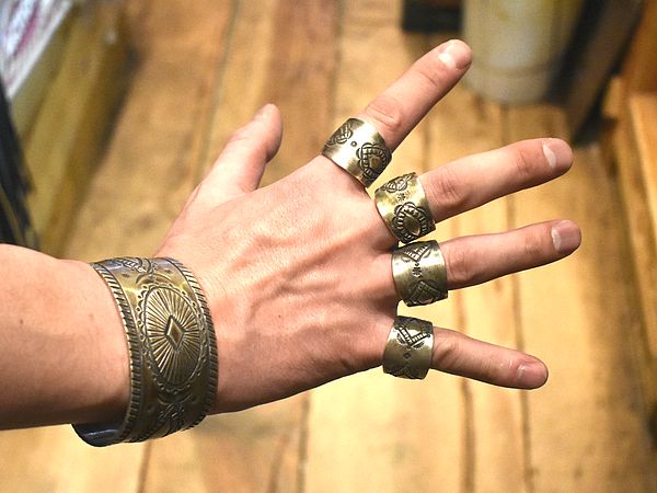 アイバン・ハワードのコインシルバーバンドリング【Navajo/Ivan
