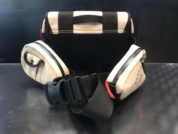 SHINICHIRO ARAKAWA 1DAYツーリングバッグ：KUSHITANI清水店