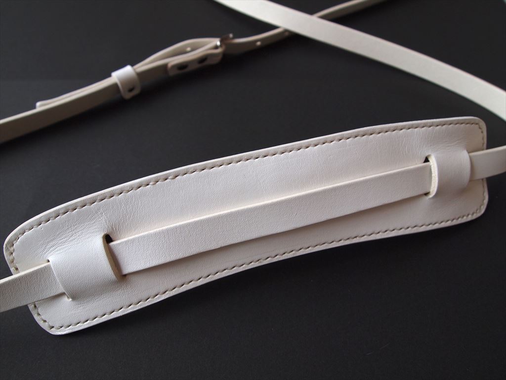 ヴィンテージスタイル ホワイト ギターストラップ 手縫い g122 | 本革