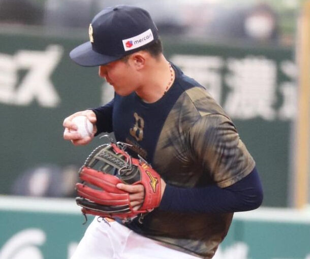 オリックス・バファローズ #9 野口 智哉（のぐち ともや）の使用ギア