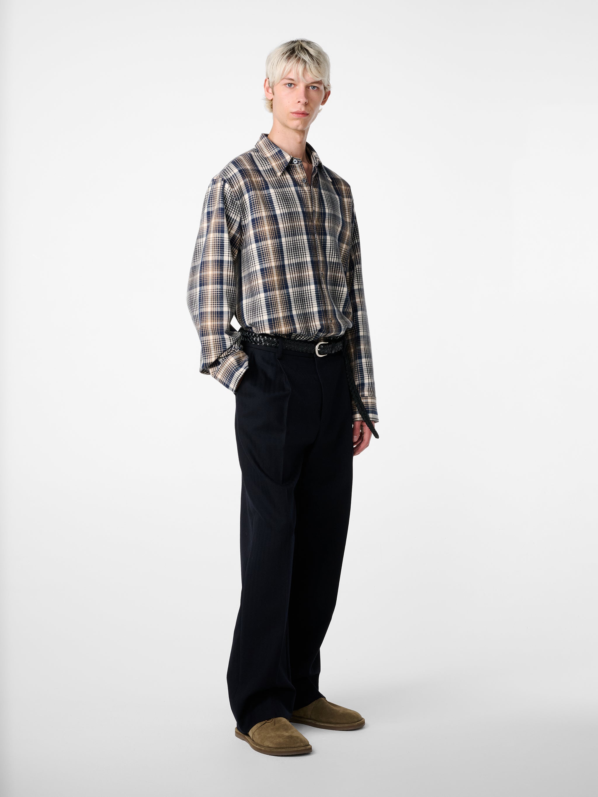 SN X AARON LEVINE VIEW CHECK SHIRT IN NAVY / OATMEAL