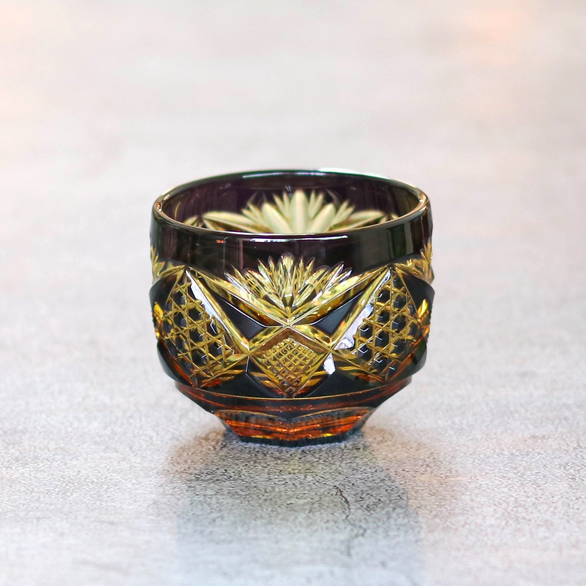 綾ガラス 酒器 | 綾切子 猪口 | 琥珀 パープル | グラスアート黒木