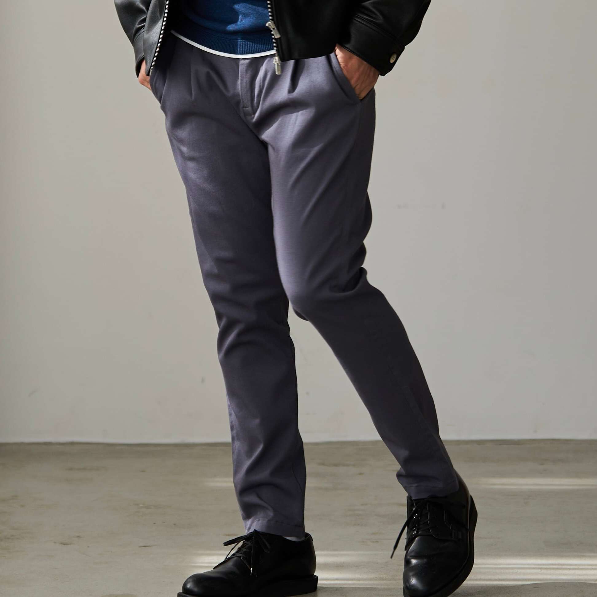 いつかは、究極のグレーパンツ~黒アウターを1番かっこよくするパンツ