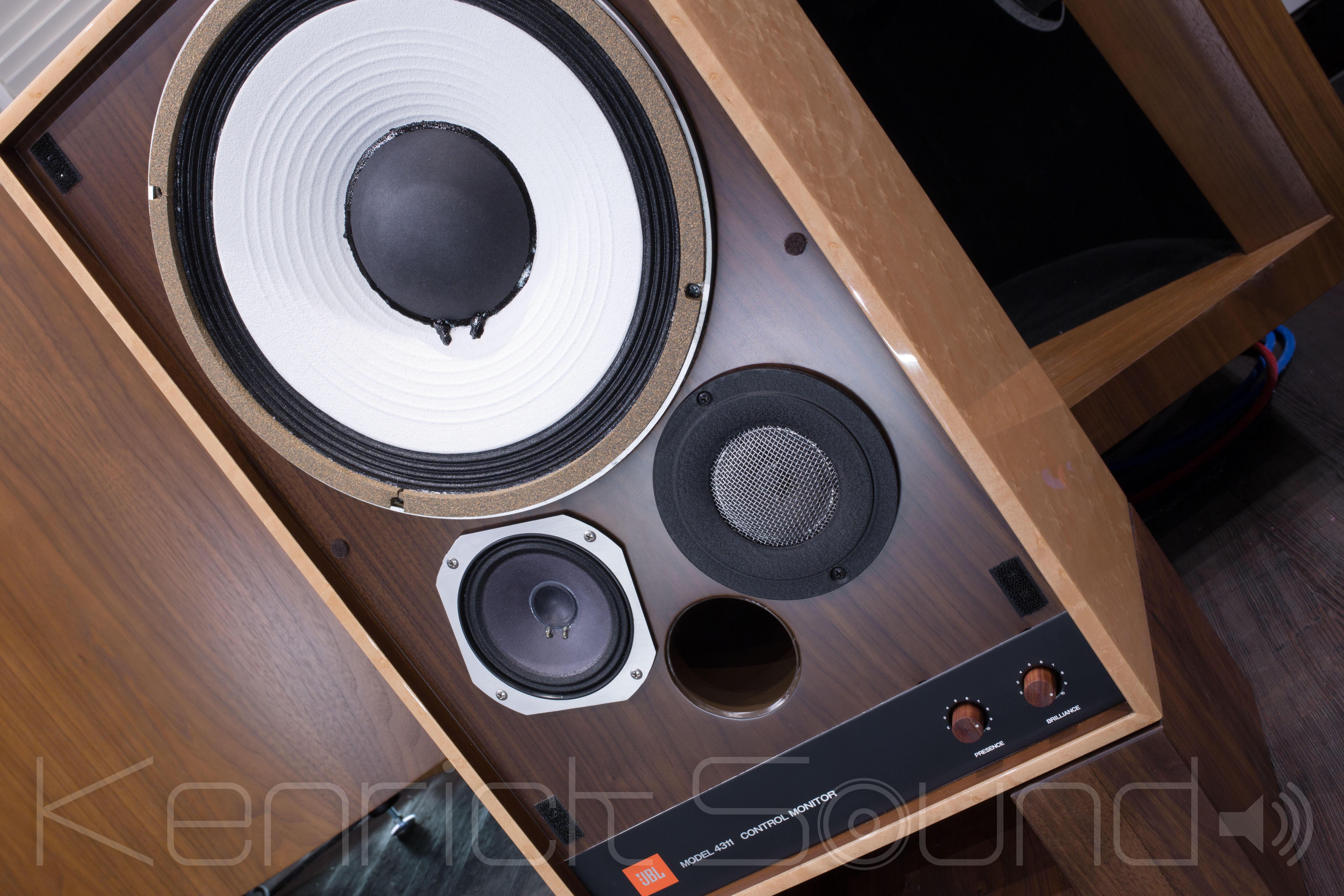 これが最高峰カスタム4311の驚愕音 D131搭載フルアルニコ ハイエンド