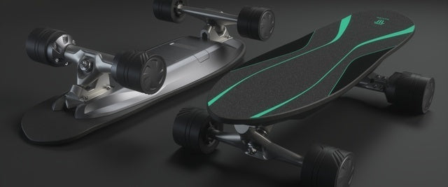 体重をかけるだけで自動走行できる電動スケートボード（Spectra-X