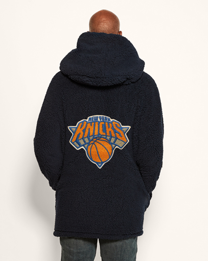 New York Knicks Lounger in 2XL/3XL | Soft Sherpa Hoodies & Lounger