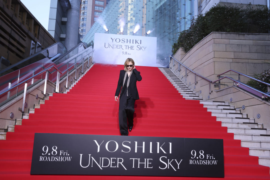 映画『YOSHIKI : UNDER THE SKY』ジャパンプレミア開催 レッド