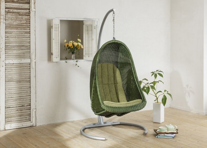 Hanging Chair | 籐家具でつくる、ぬくもりと人にやさしい空間づくり