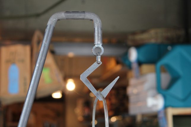 サンゾクマウンテンの男前ギア！！ランタンハンガー『ショック』編