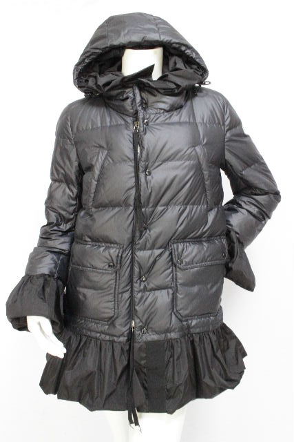 モンクレール ×サカイ ［ MONCLER Sacai ］ フリル ダウンコート