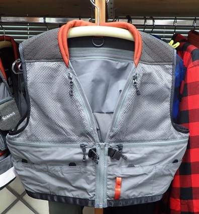 SIMMS（シムス ベスト）、ガイドベストのスティールカラーが入荷