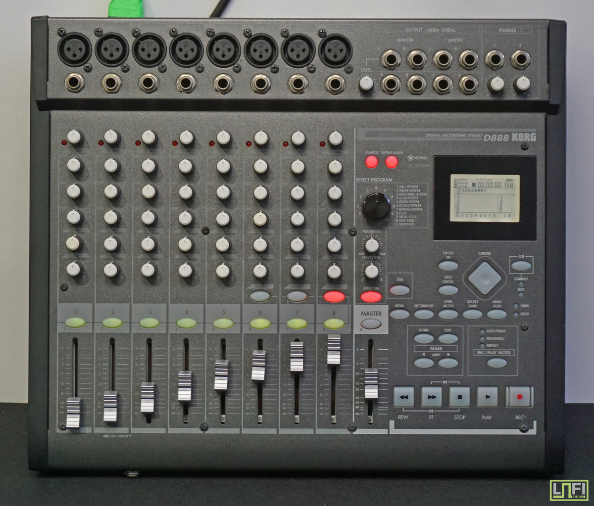 KORG D888 8-Track Digital Recording Studio - Multi Track Audio