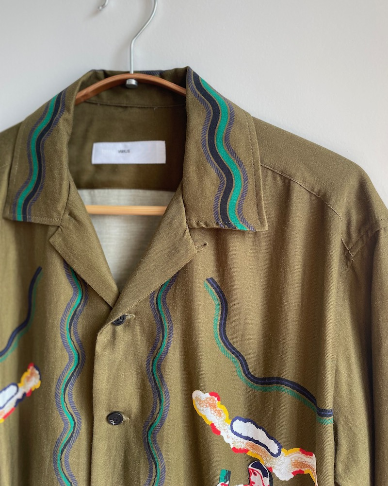 TOGA VIRILIS : PANEL PRINT SHIRT « pain
