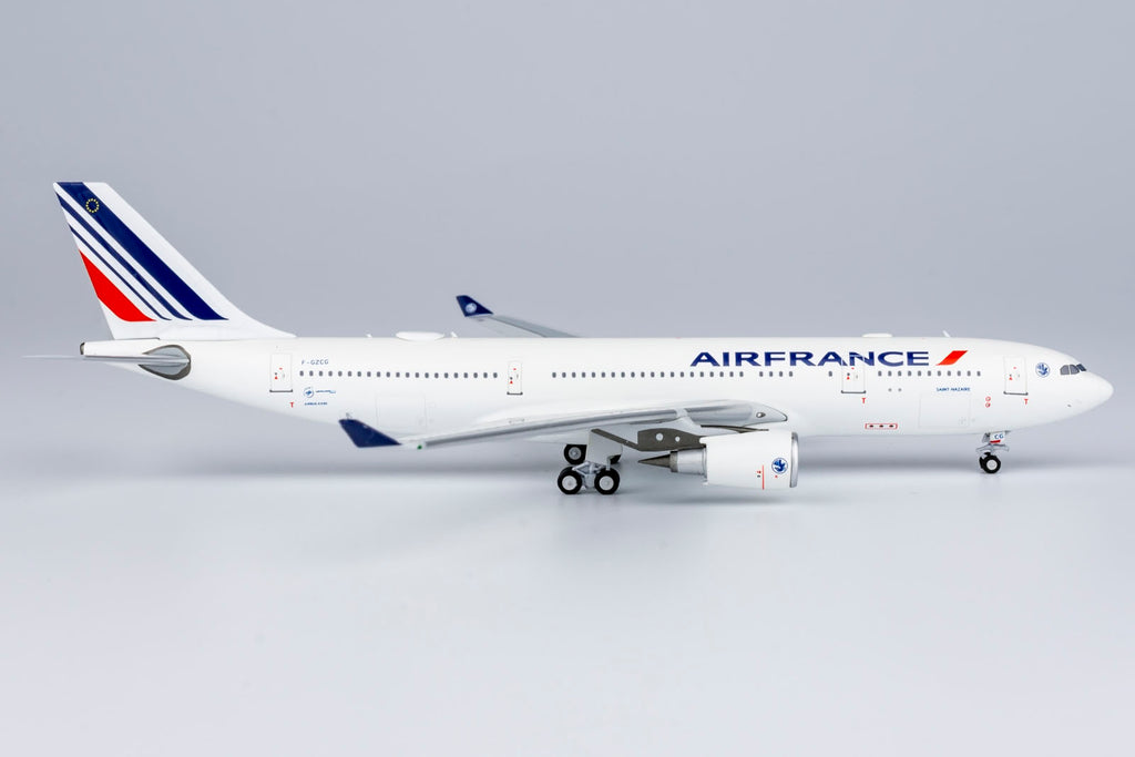 Air France Airbus A330-200 F-GZCG NG Model 61059 Scale 1:400