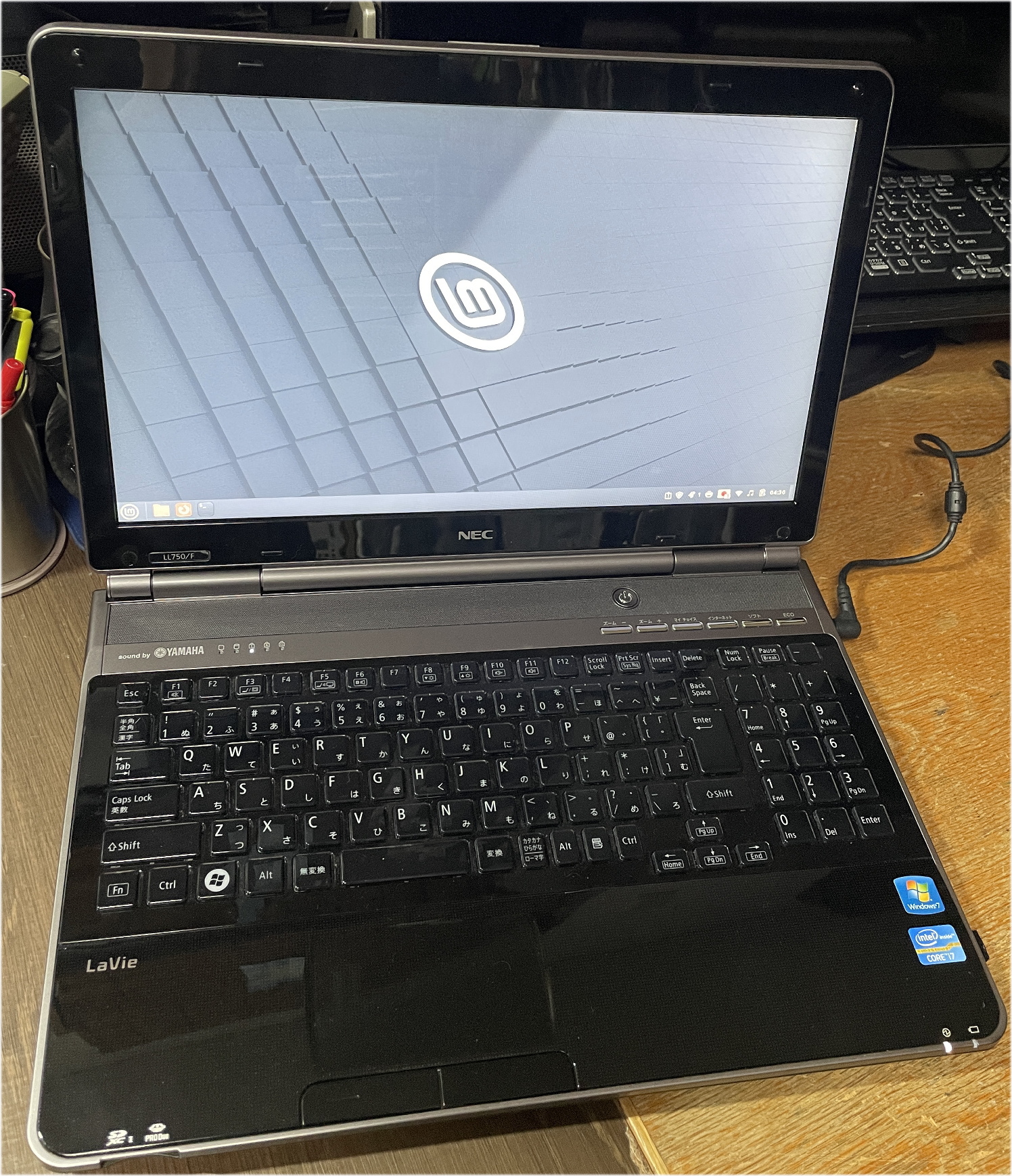 パソコンの入れ替えで引き取ったWindows 7機の NEC LaVie LL750/Fが