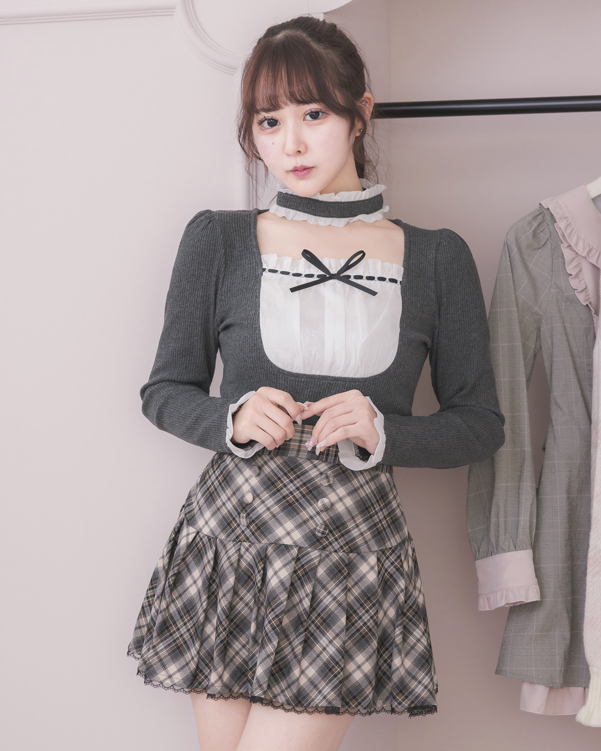 ラウンドフリルチョーカーカットソー – pium