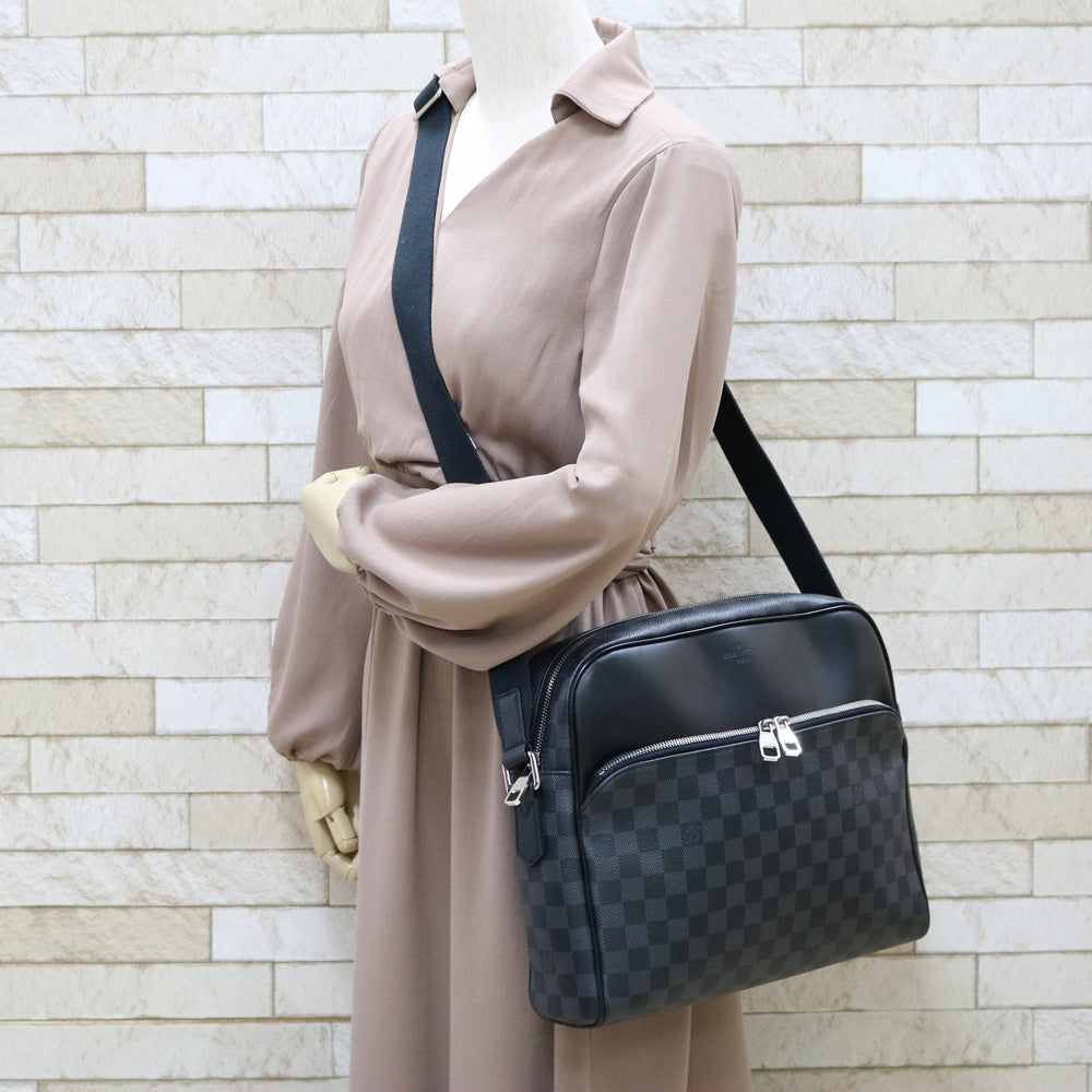 Louis Vuitton LOUIS VUITTON Dayton MM Damier Graphite Shoulder Bag