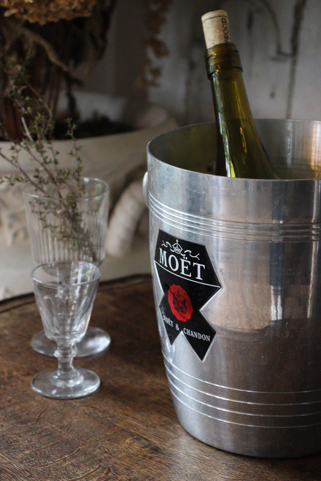 P101-1 フランスの古い Moët & Chandon（モエ・エ・シャンドン）の