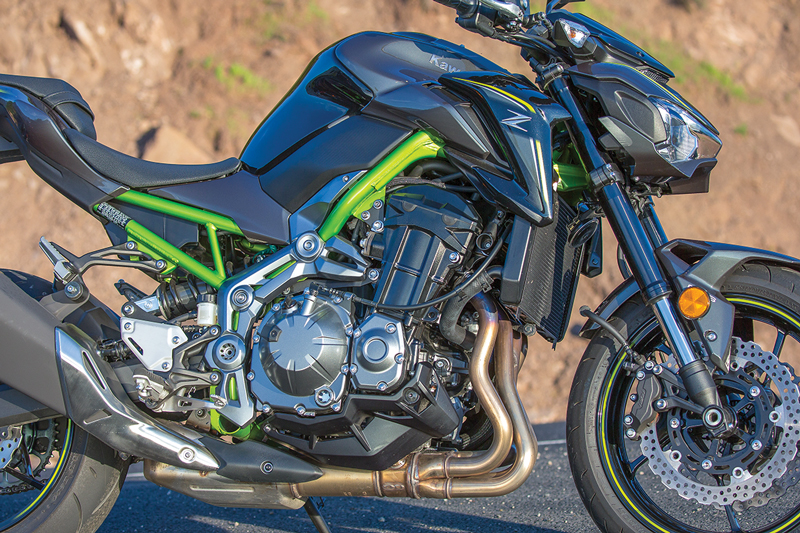 2017 Kawasaki Z900 vs. 2017 Yamaha FZ-09 | Comparison Review