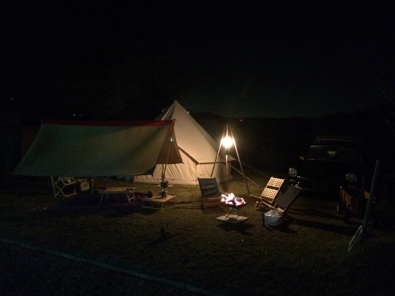 Wood Tripod (ランタンスタンド) – Roost Outdoors®