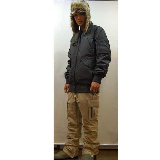 UNDEFEATED x Alpha x Burton コラボ ウェアー アーミースタイル