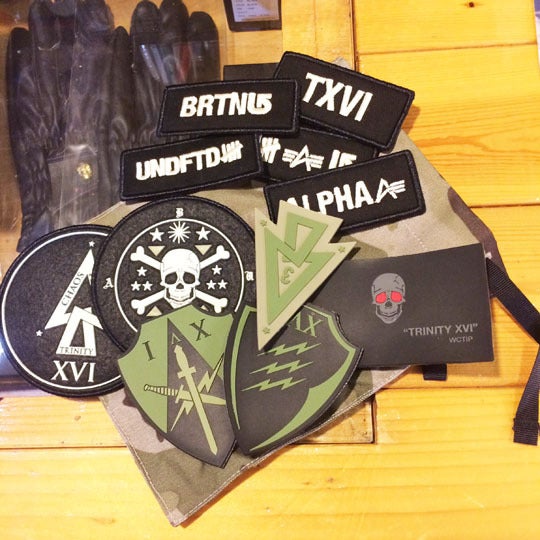 UNDEFEATED x Alpha x Burton】フライトスーツ！TSU NA GI | SPINY