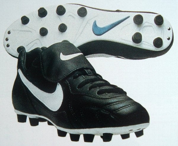ナイキ ティエンポ プレミアM | 大人が懐かしむ昭和のサッカースパイク