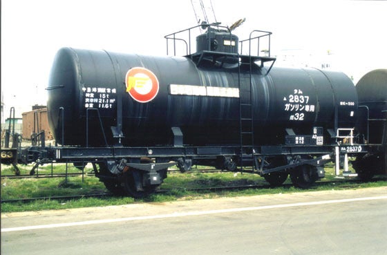 津軽五所川原駅に留置される2軸タンク車・タム501のこと。 | 歩王