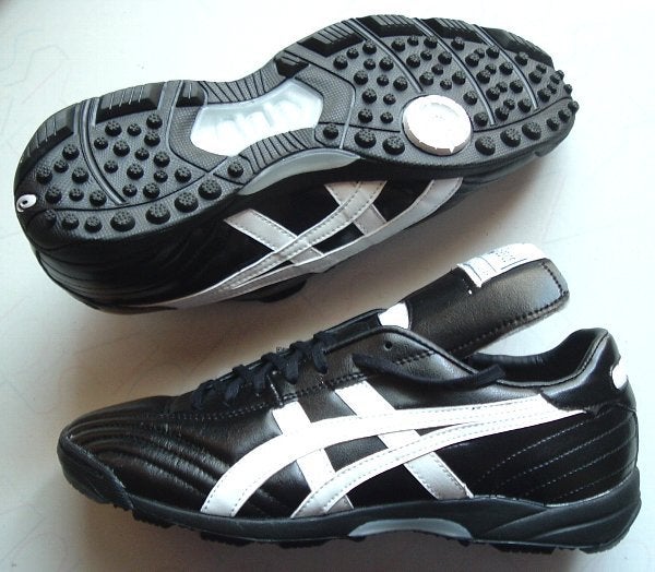 アシックス 2002 TF | 大人が懐かしむ昭和のサッカースパイク