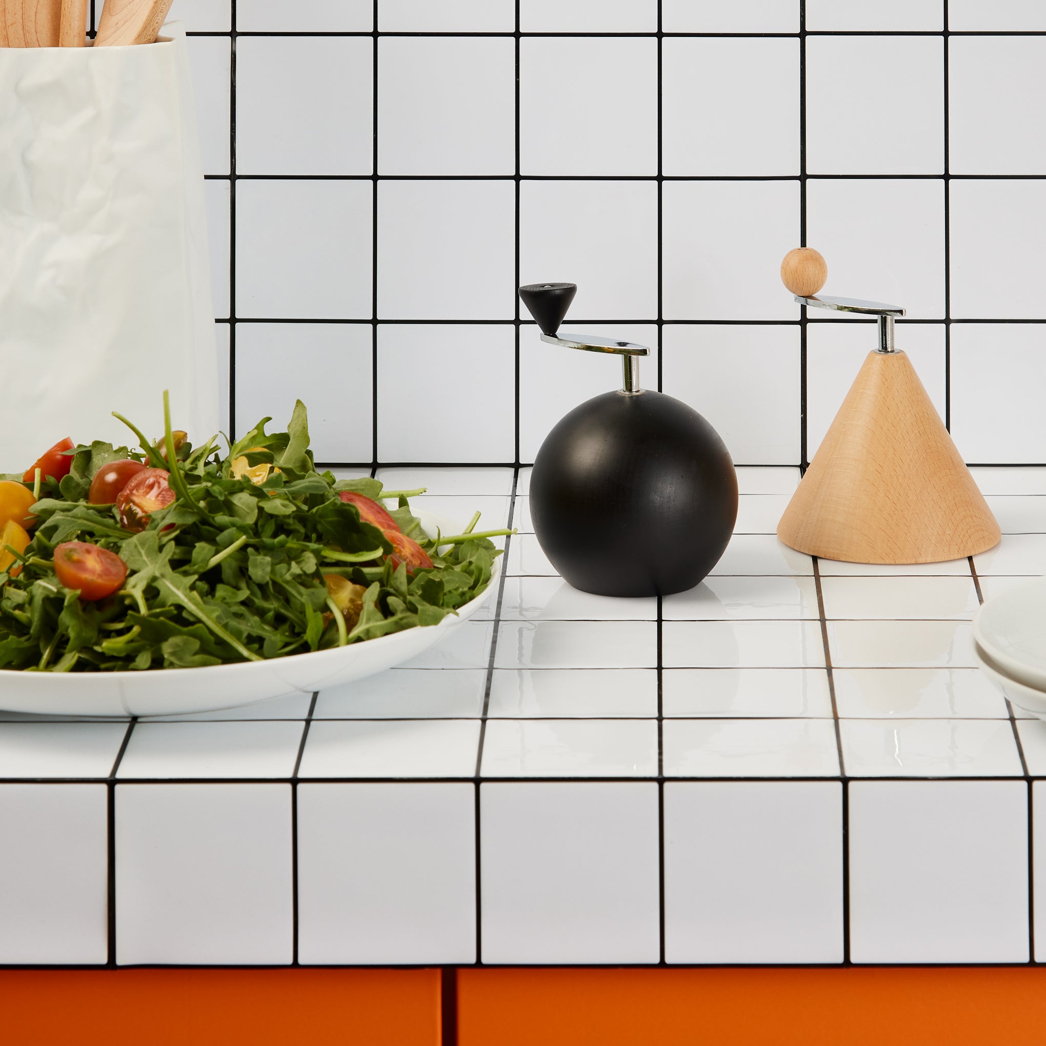 Bodum Geo Salt & Pepper Grinder Set – MoMA Design Store