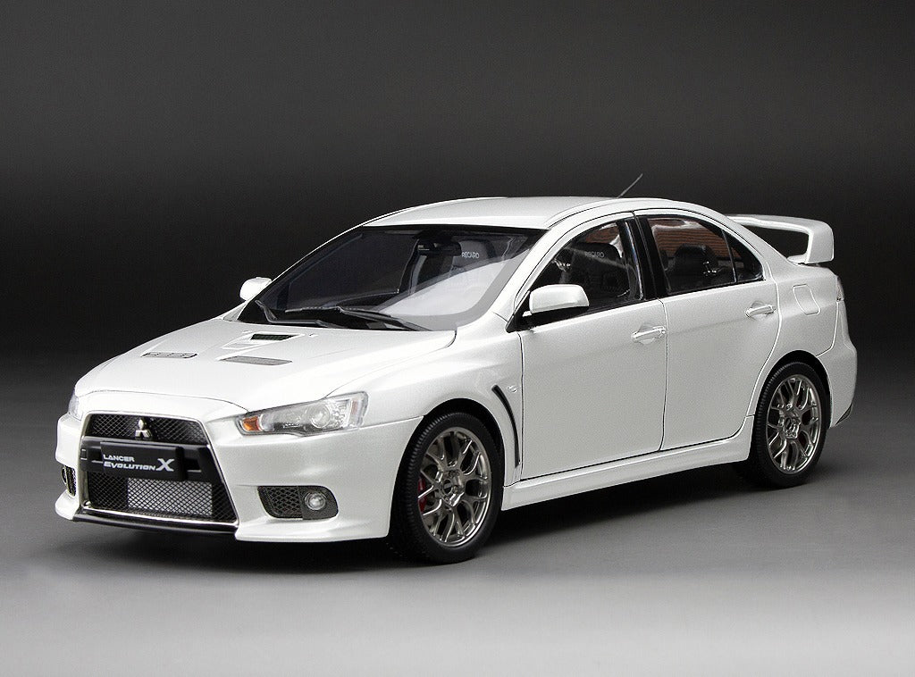 Sunstar 1:18 2018 Mitsubishi Lancer Evolution X - White, 5824