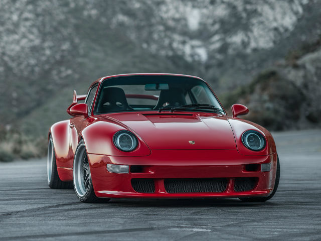 Gunther Werks 400R 993型空冷911カレラを現代風にレストア＆カスタム