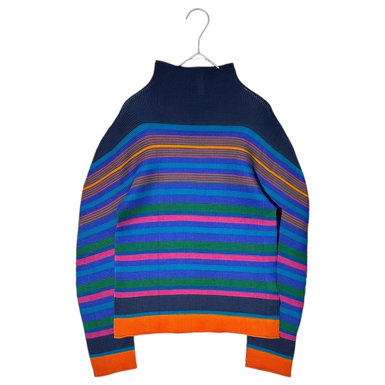 me ISSEY MIYAKE(ミーイッセイミヤケ) Pleated Striped High Neck
