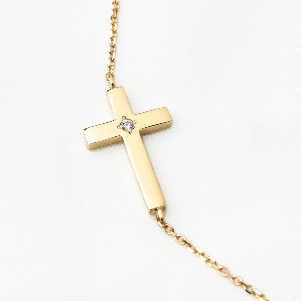 18金の十字架（クロス）と一粒ダイヤモンドのお守り ブレスレット 0.01