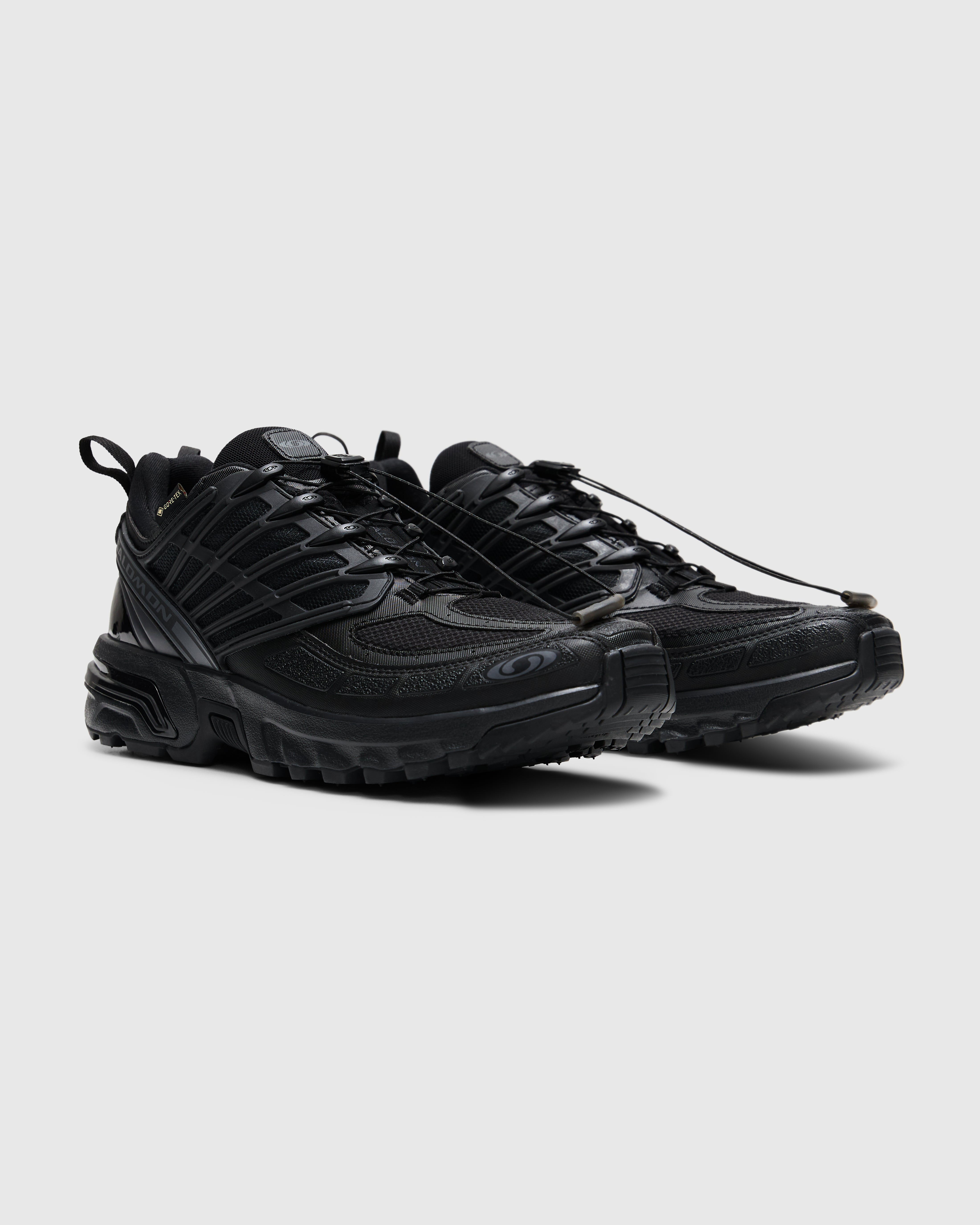 Salomon ACS Pro Gore-Tex Sneaker in Black/Asphalt| Homme Essentials