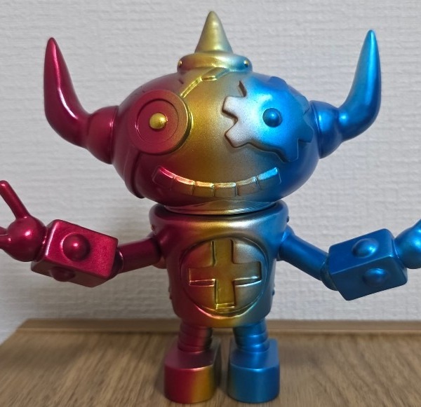 BUGるBEAR (turn UP toys) | ソフビマニア - 日本最大のソフビ検索