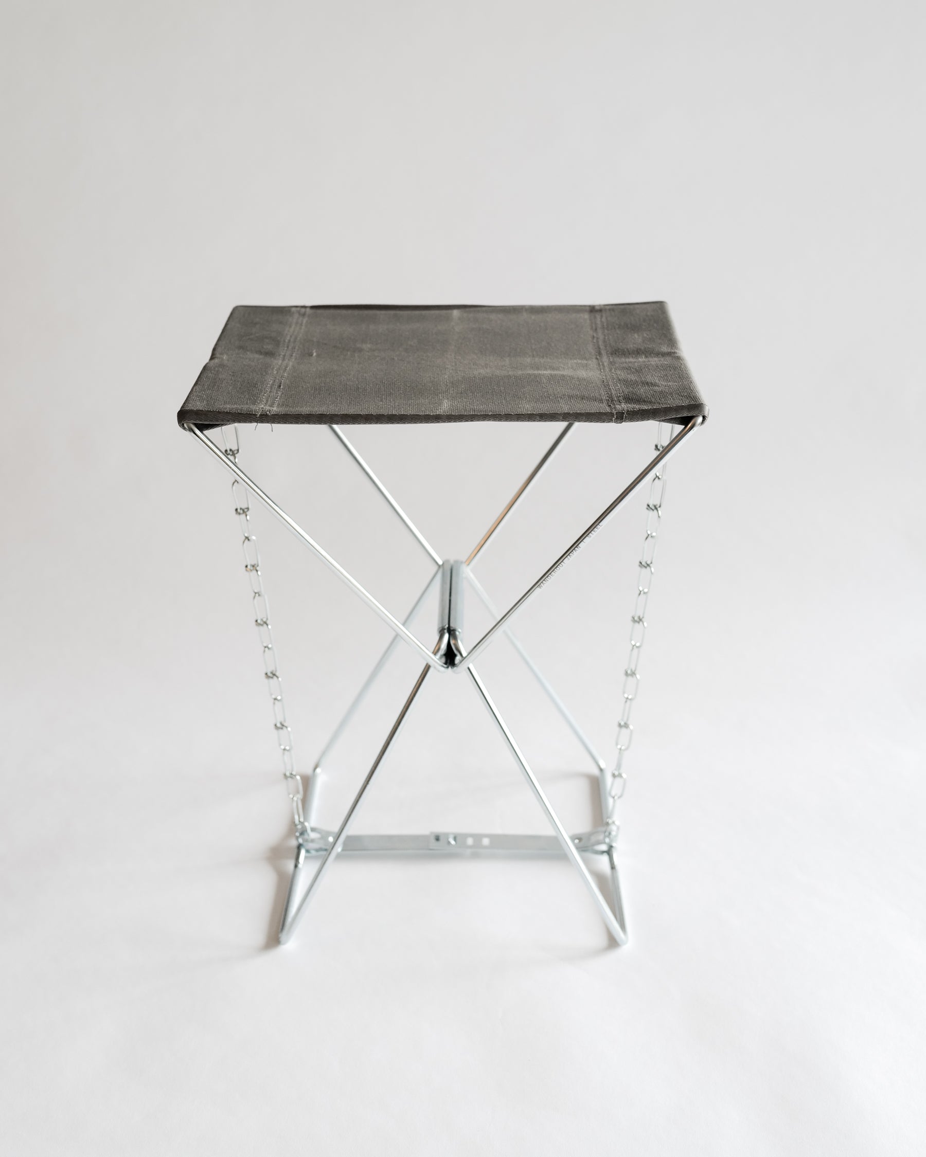 wanderout / Universal Stool Silver – SORT