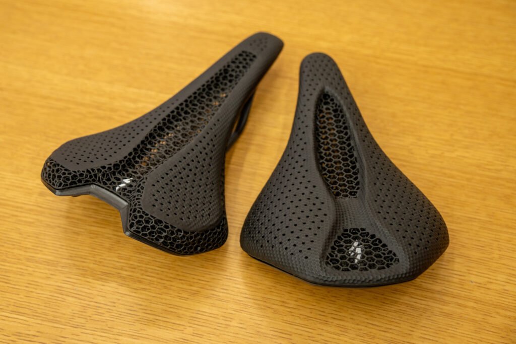 Mirrorサドル、あなたはどっちが好み？ スペシャライズド 神戸