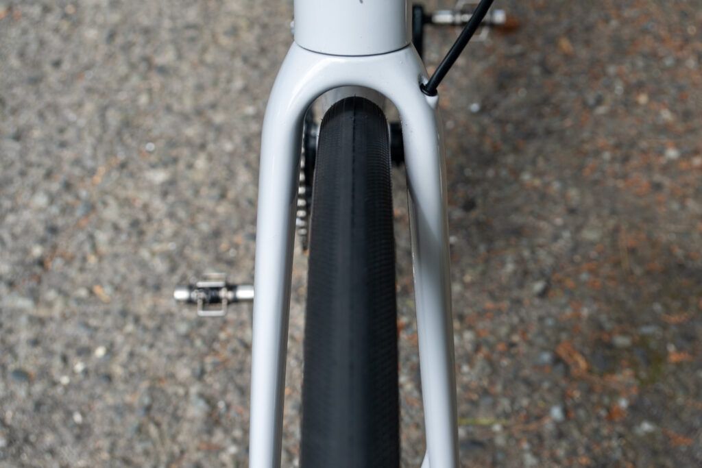 ロードバイクの可能性を高めるタイヤ S-Works Mondo スペシャライズド