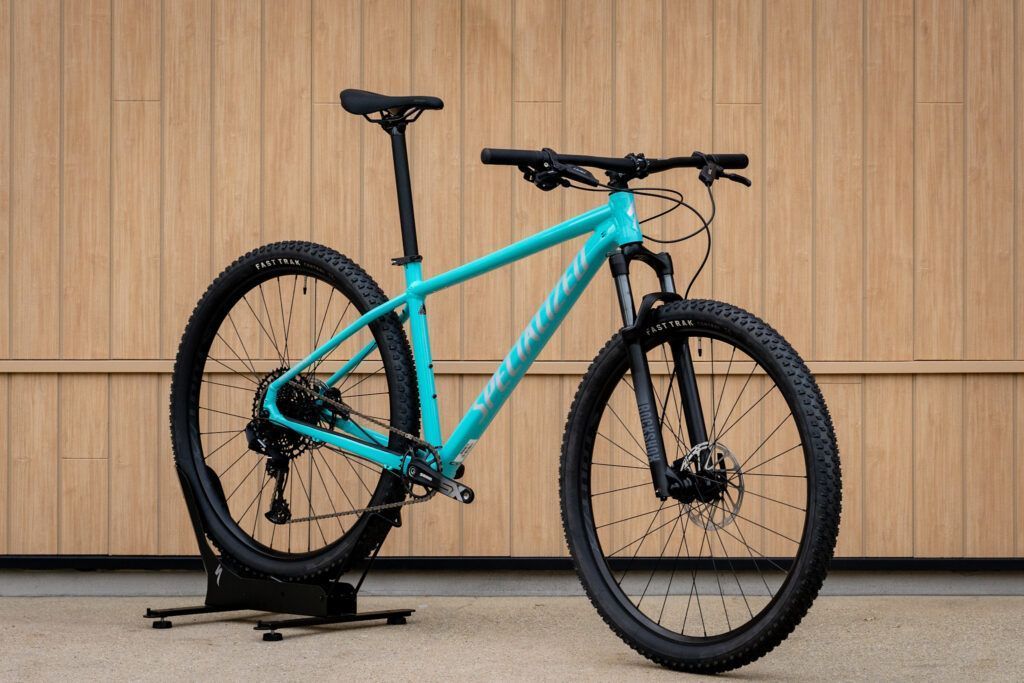 マウンテンバイクの世界へ一歩踏み出す最高の一台。Rockhopperのご紹介