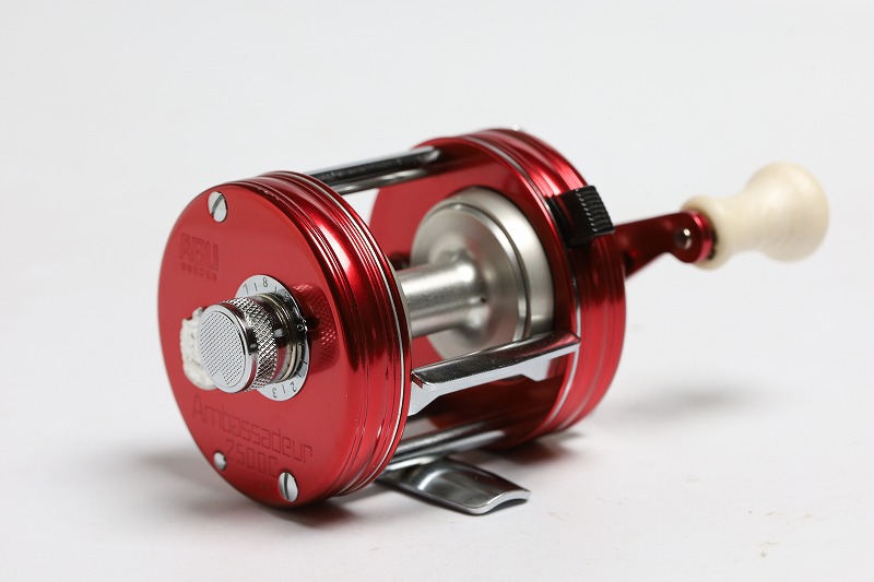 アブガルシア アンバサダー 2500C ノスタルジアレッド 未使用並み