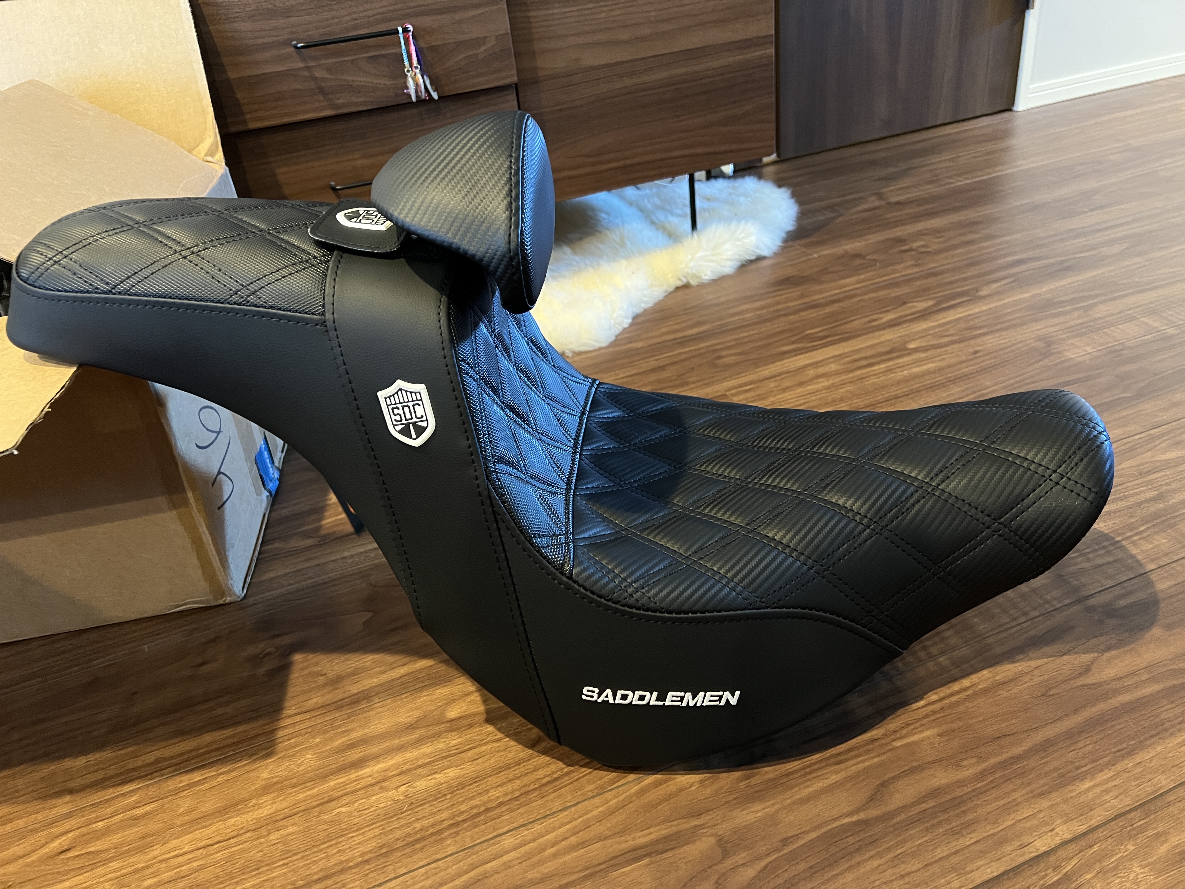 FXLRS】ローライダーSのシートをSADDLEMEN×SDCに交換しました！ | HD-Life