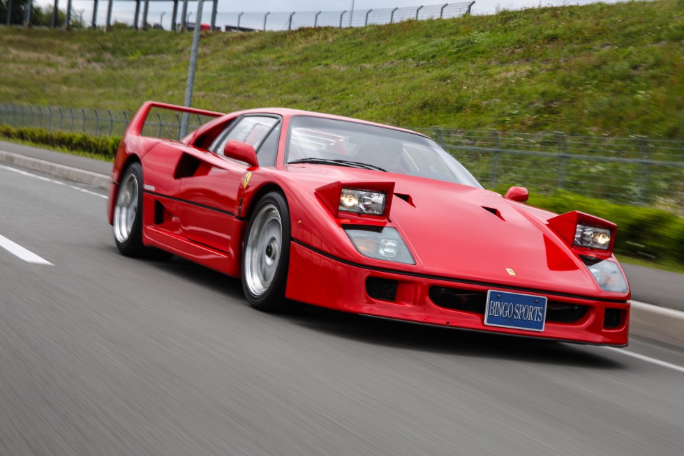 奇跡の1台 1989年式 フェラーリ F40ライトウェイト【入庫情報】|ビンゴ